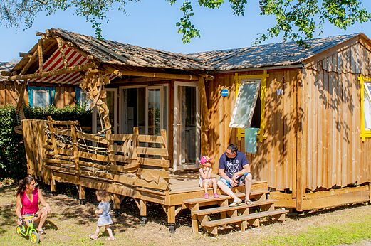 Casa m�vil familiar con terraza l�dica y ni�os en el camping CAPFUN Mille P�pites en Carnon (34).