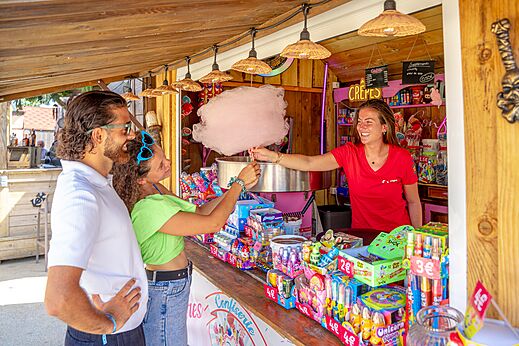 Puesto de dulces y crepes en el camping CAPFUN Mille P�pites en Carnon.