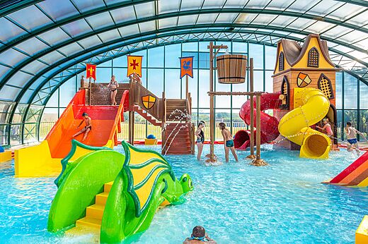 Toboganes y juegos acu�ticos en el camping CAPFUN Mirabelle en VOLSTROFF (57).