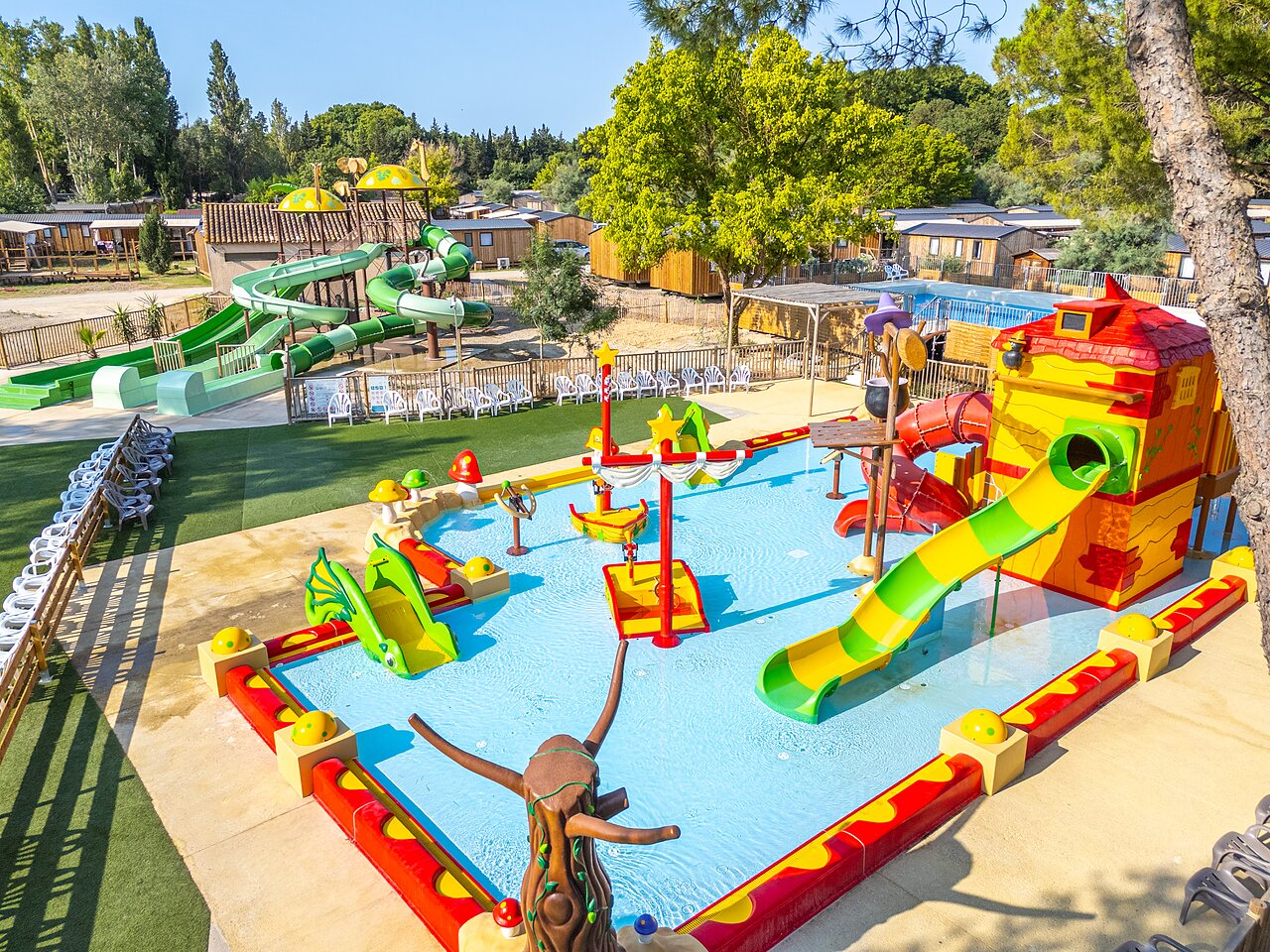 Parque acu�tico con toboganes gigantes y piscina infantil en camping VAGUES OCEANES Monte Cristo (30).