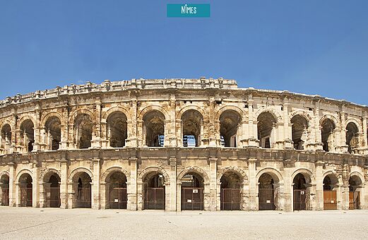 Anfiteatro romano de Nimes, monumento histórico para visitar en Occitania.