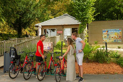 Alquiler de bicicletas y recepción en el camping CAPFUN Montsabert en COUTURES (49).