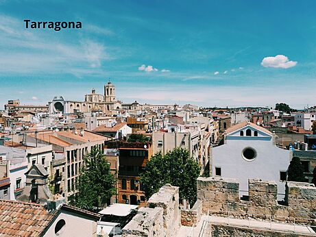 Vista panorámica de la histórica ciudad de Tarragona, España.