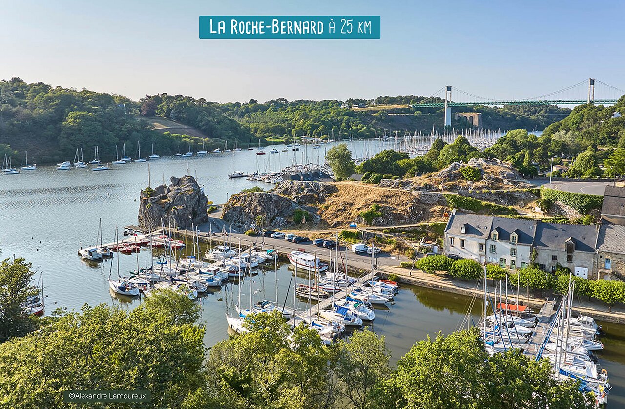 Puerto deportivo de La Roche-Bernard, encantadora ciudad de car�cter en Breta�a.