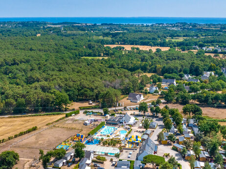 Complejo acuático, Mobil-homes en el camping VAGUES OCEANES Moustoir en Carnac (56).