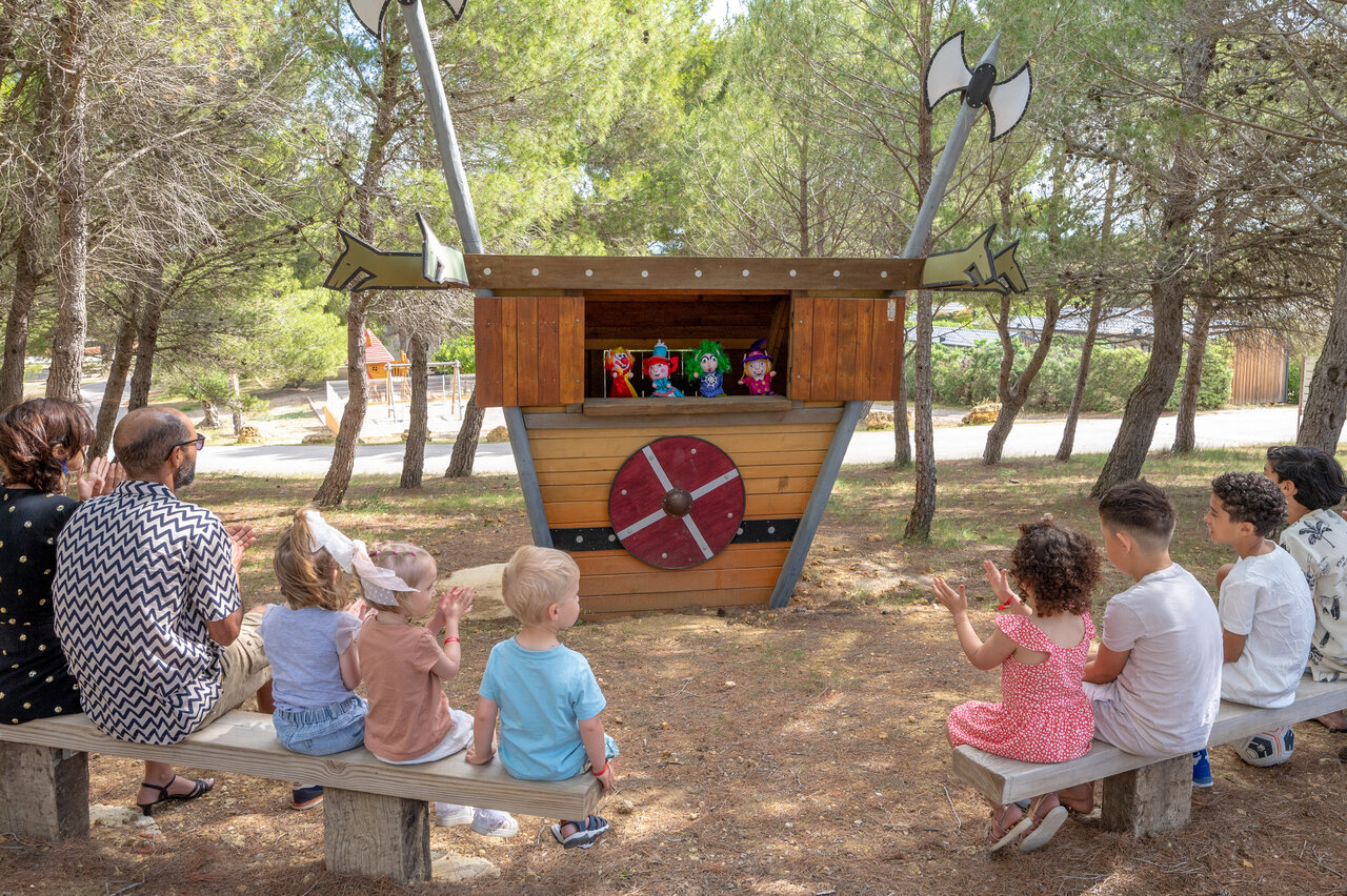 Espect�culo marionetas para ni�os en el camping CAPFUN La Nautique en Narbonne (11).