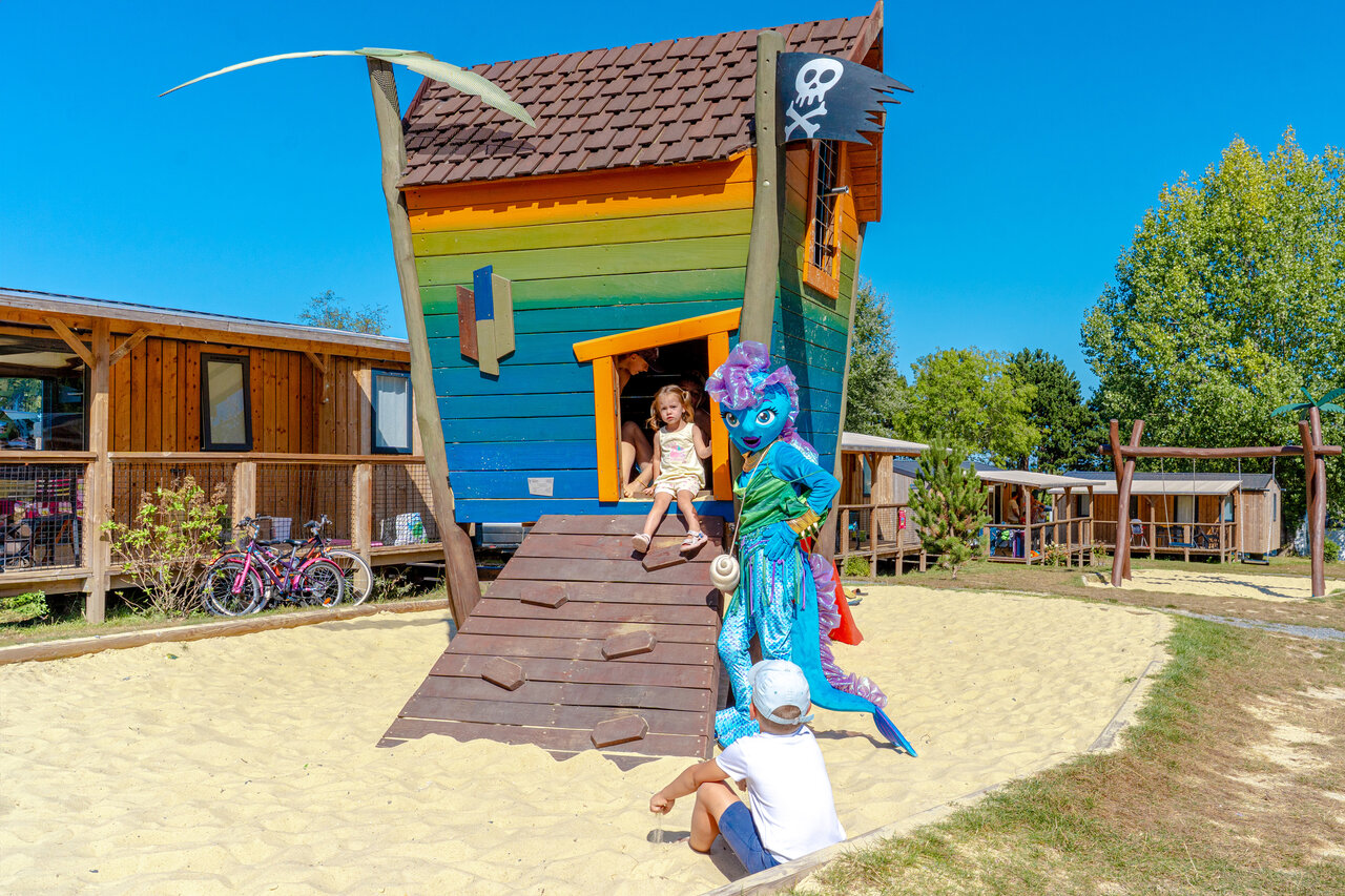 Zona de juegos pirata, ni�o y mascota, Mobil-homes en el camping VAGUES OCEANES Odyss�e (14).