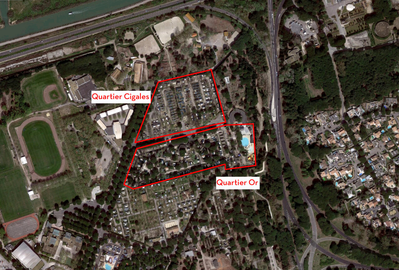 Vista a�rea de Mobil-homes y piscina en el camping CAPFUN Or en La Grande Motte (34).