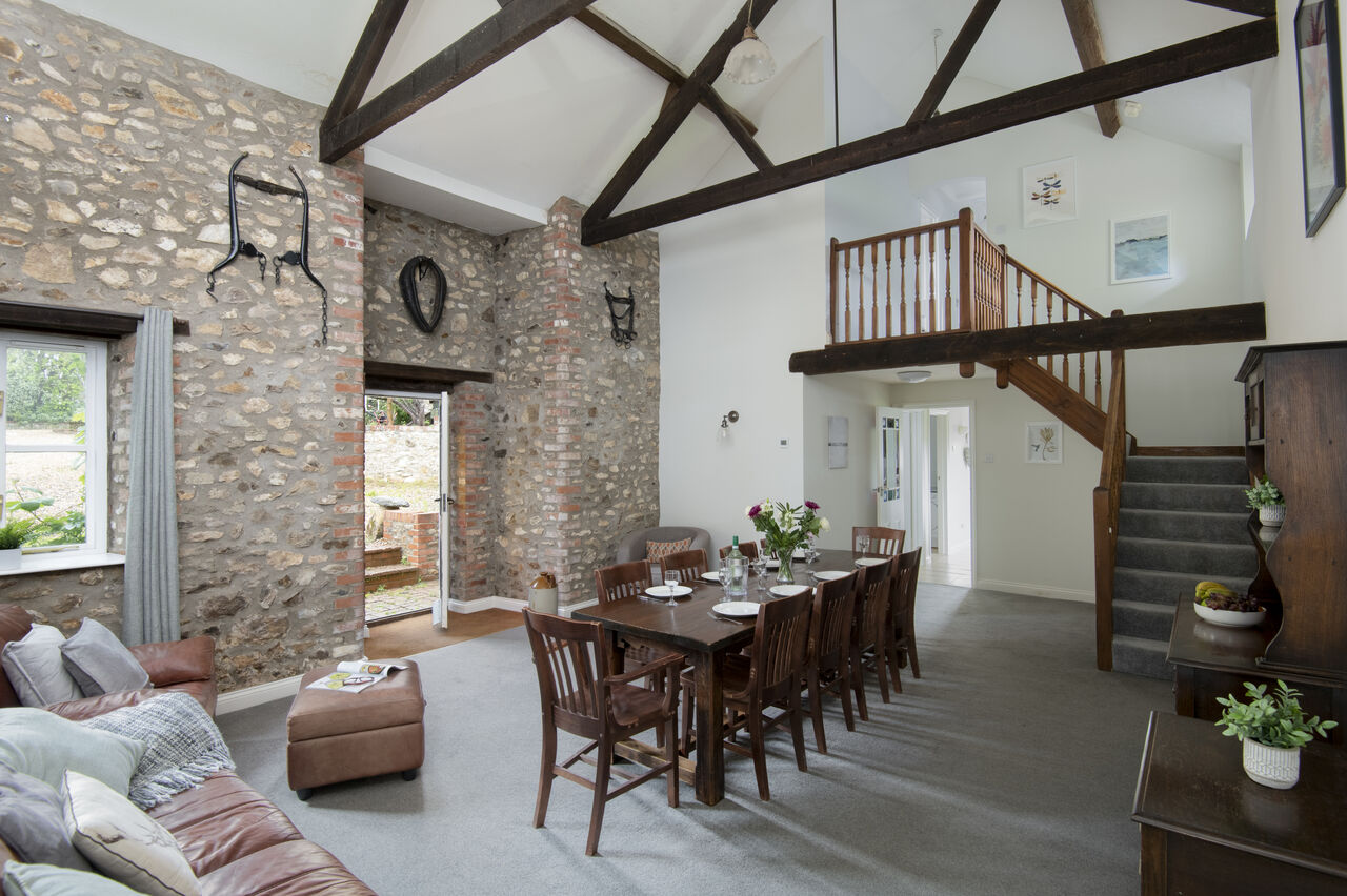 Gran sal�n comedor r�stico en el camping CAPFUN UK Otter Falls en Upottery Nr Honiton.