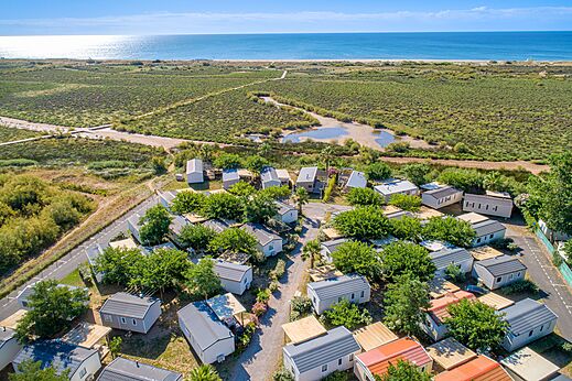 Vista aérea Mobil-homes, playa, camping CLICOCHIC Palmira Beach Vendres-Plage (34).
