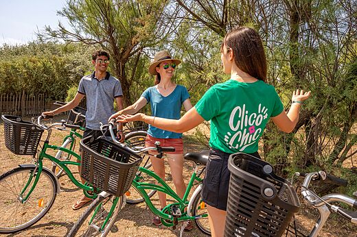 Bicicletas de alquiler para adultos en entorno natural en el camping CLICOCHIC Paradou en Marseillan-Plage (34).