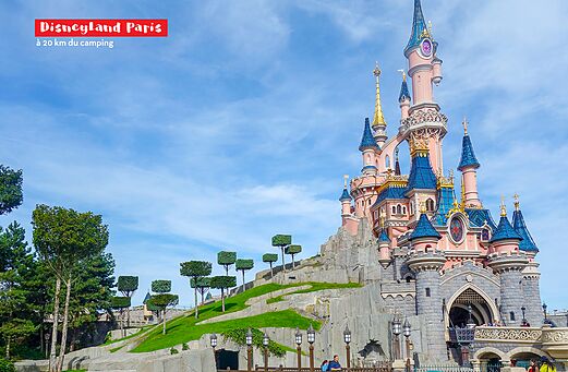 Castillo de Disneyland Par�s, atracci�n principal para visitar cerca del camping.