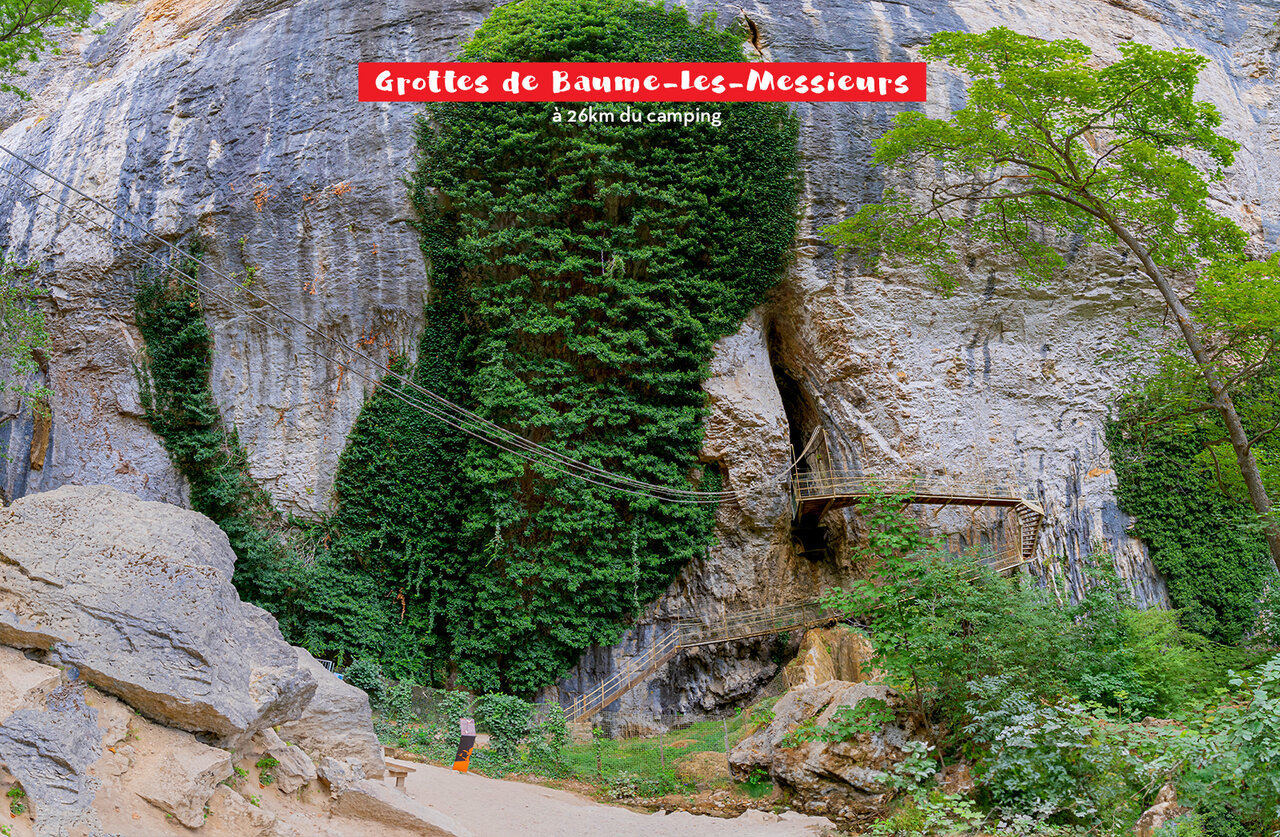 Cuevas de Baume-les-Messieurs, sitio natural tur�stico para visitar cerca del camping.