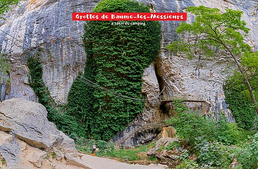 Cuevas de Baume-les-Messieurs, sitio natural impresionante en el Jura.