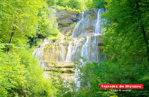 Hermosas Cascadas del H�risson, sitio natural para visitar cerca de Marigny, Jura.