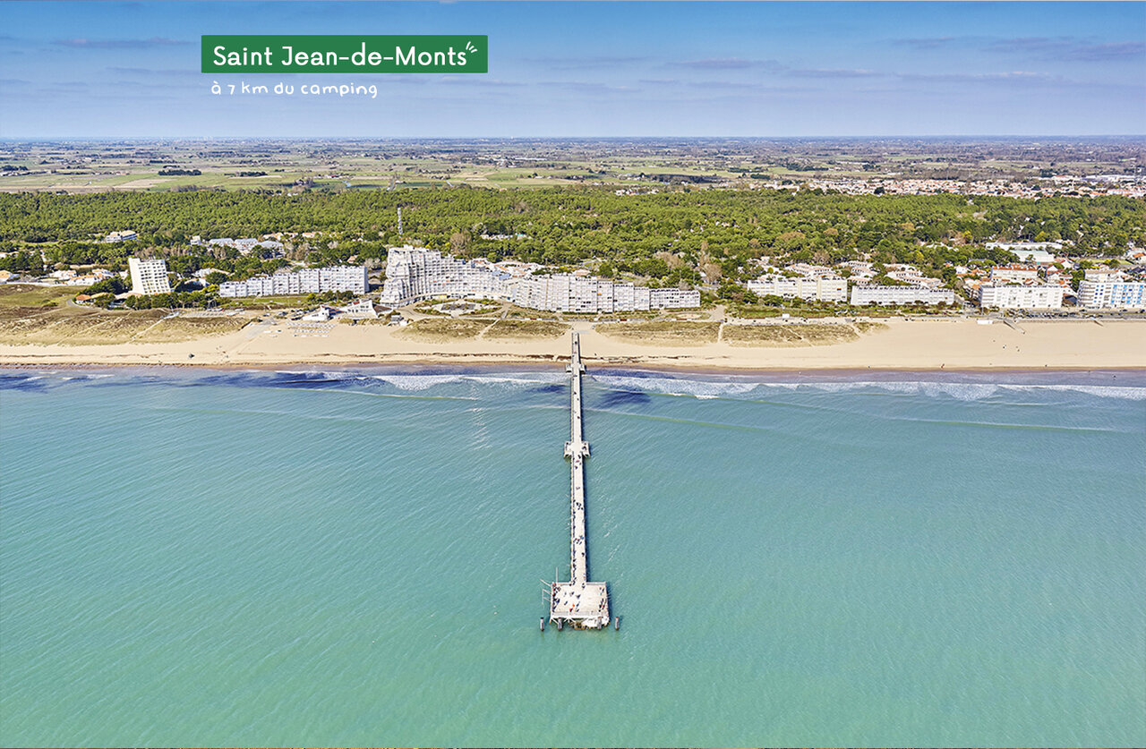 Largo muelle de Saint Jean-de-Monts, playa y ciudad costera de Vend�e para visitar.