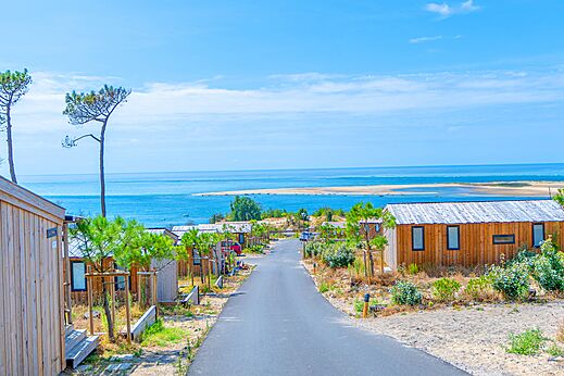 Mobil-homes modernos, playa y mar en el camping CLICOCHIC Petit Nice en PYLA SUR MER (33).