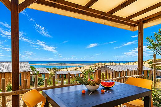 Terraza Mobil-home, vista mar, camping CLICOCHIC Petit Nice en PYLA SUR MER.