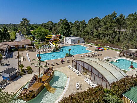 Parque acu�tico, piscinas, toboganes en camping CAPFUN Pin�da en CAZAUX (33).