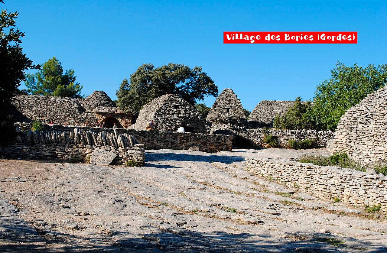 Pueblo de Bories, sitio hist�rico de piedra seca para visitar cerca de Gordes, Provenza.
