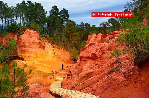 El Colorado Provenzal, paisajes ocres cerca de Roussillon en Provenza.