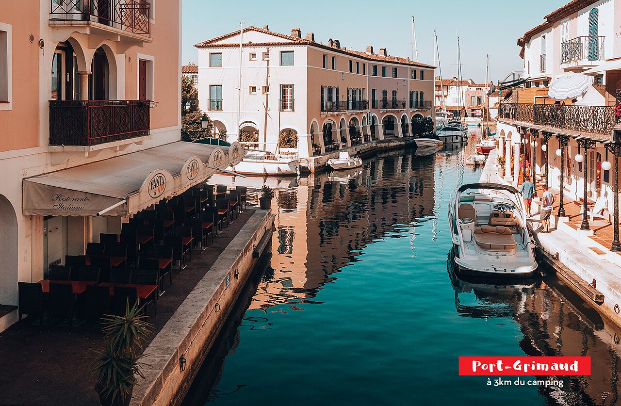 Port-Grimaud, la Venecia provenzal, con canales y barcos, para visitar.