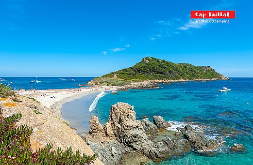 Playa de arena fina y aguas turquesas de Cap Taillat, cerca de Grimaud.
