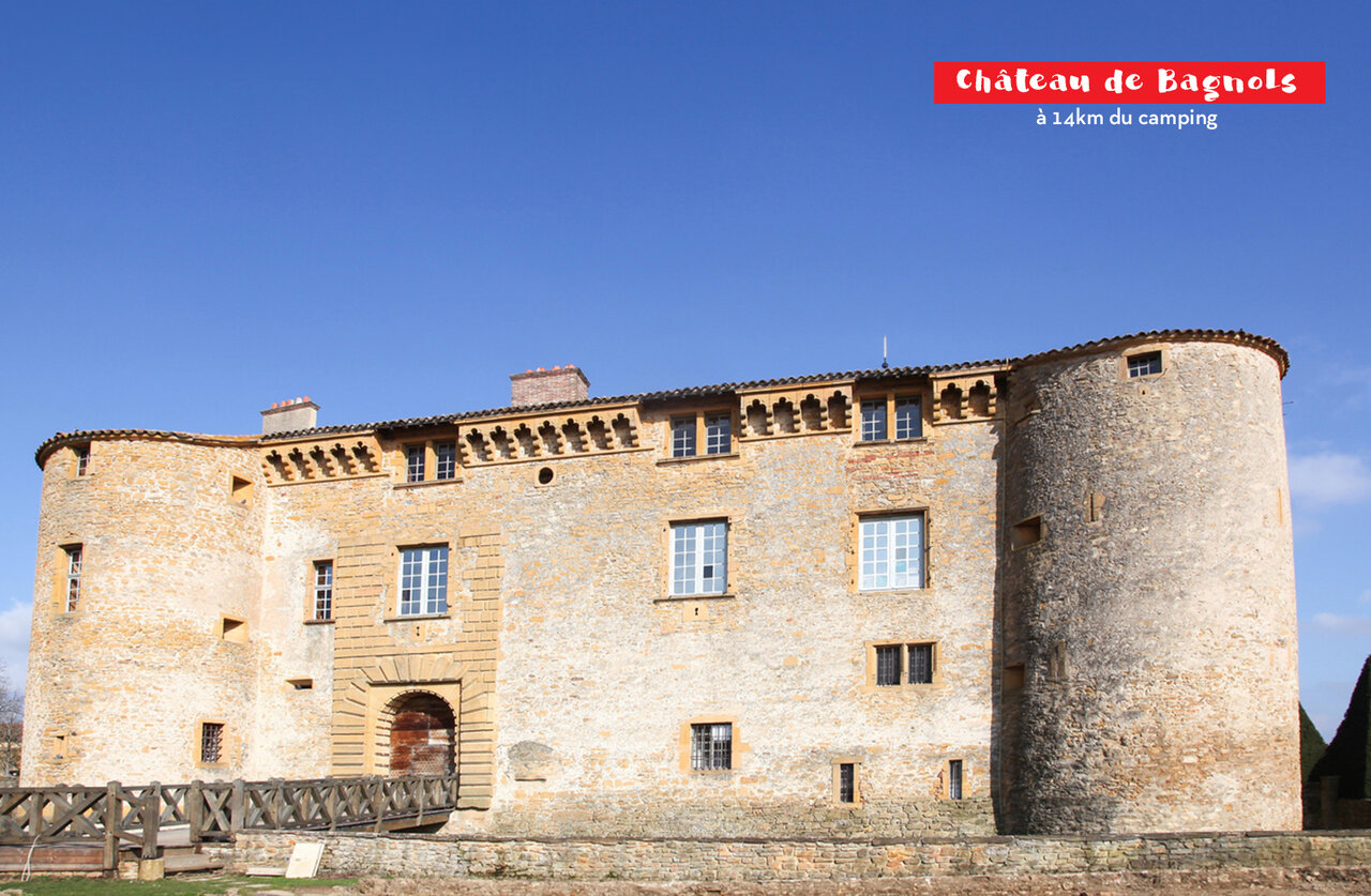 Castillo de Bagnols, monumento hist�rico para visitar cerca del camping.