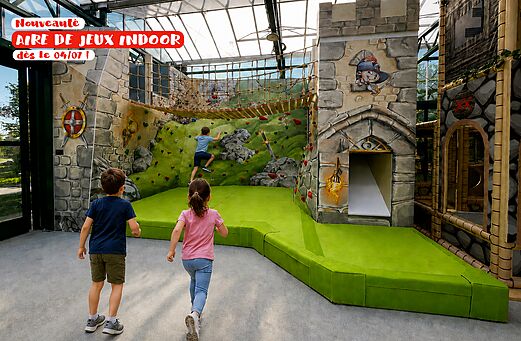 Zona de juegos interior niños en camping CAPFUN Les Portes du Beaujolais Anse.