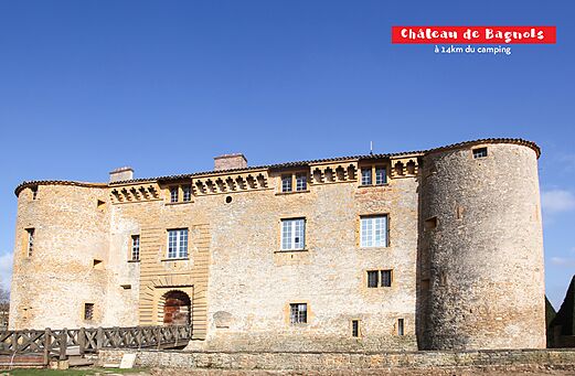 Castillo de Bagnols, monumento histórico para visitar cerca de Anse, Ródano.