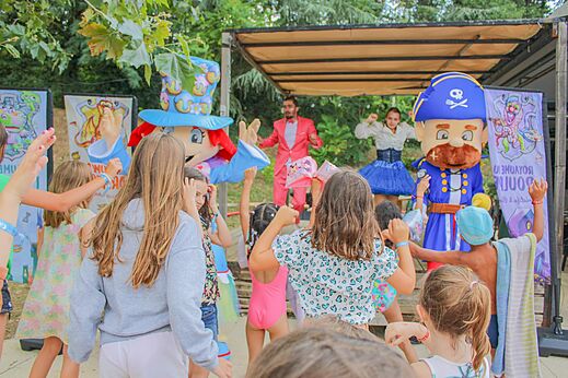 Animación infantil con mascotas en camping CAPFUN Les Portes du Beaujolais à Anse.