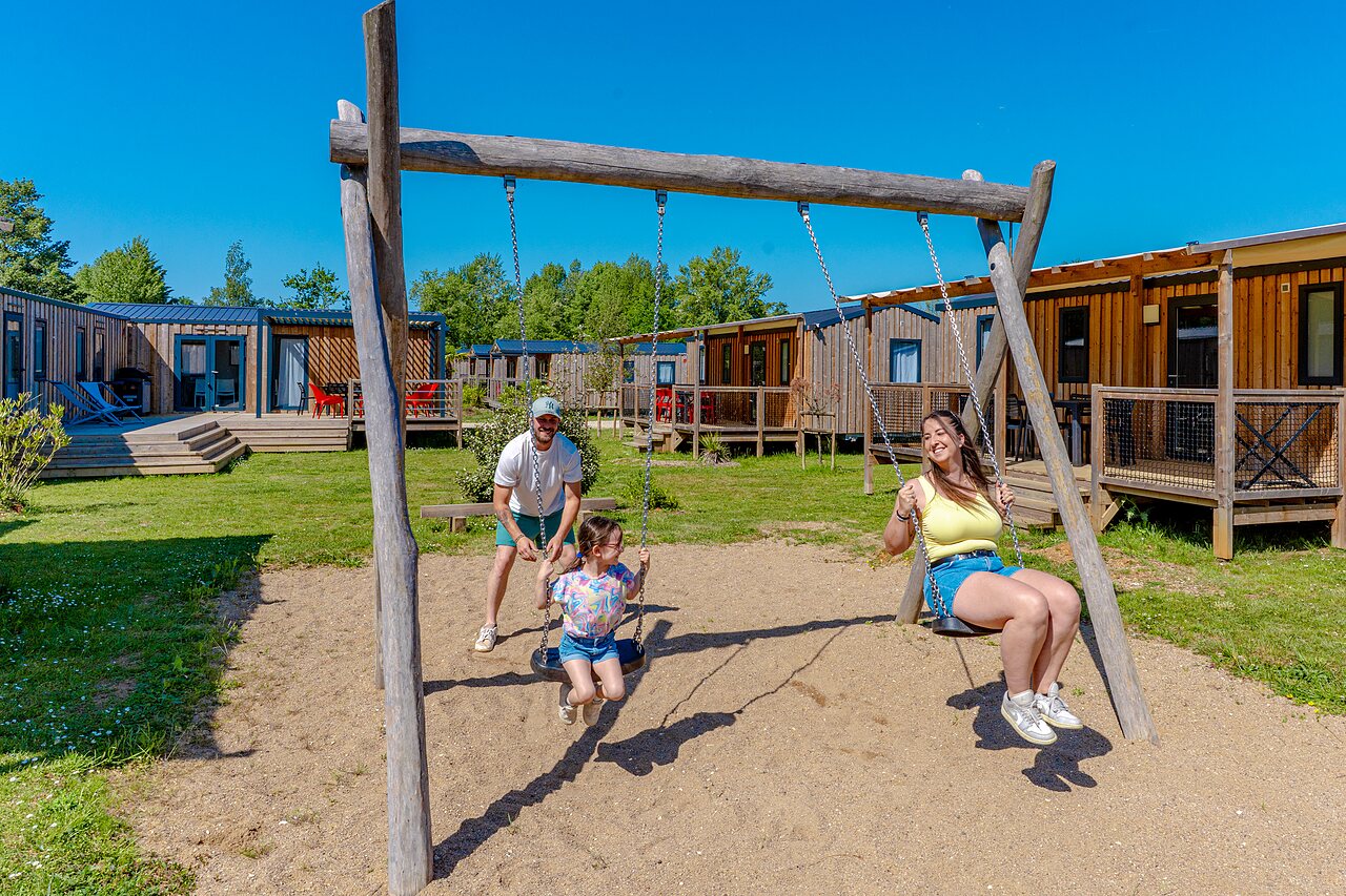 Columpios Mobil-homes camping VAGUES OCEANES cerca de la fuente en Gouaix (77).