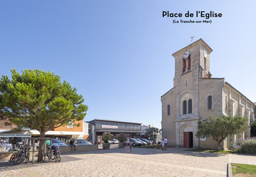 Plaza de la Iglesia, centro histórico de La Tranche-sur-Mer, Vendée, para visitar.