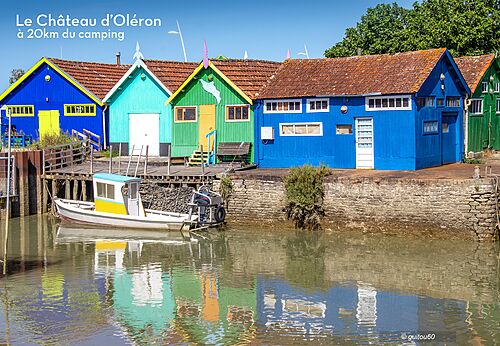 Cabañas coloridas y puerto de ostras de Le Château d'Oléron, Isla de Oléron.