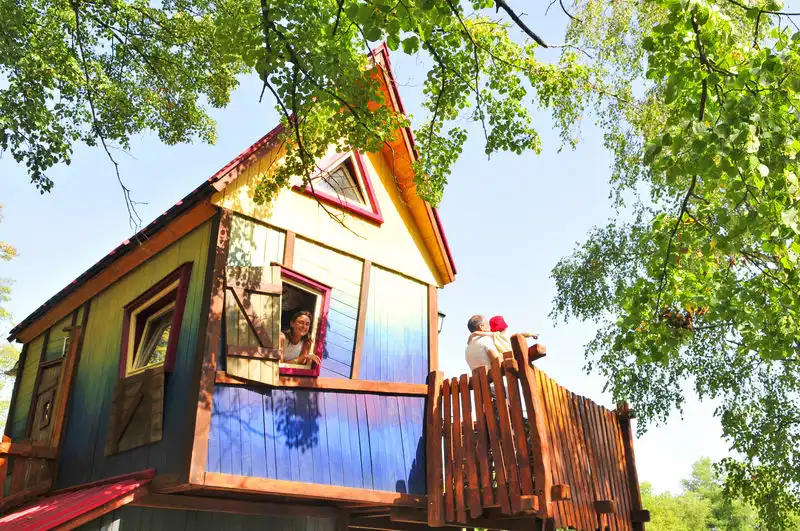 Rgnire : Maisons dans les arbres, Camping Rhone Alpes - 2