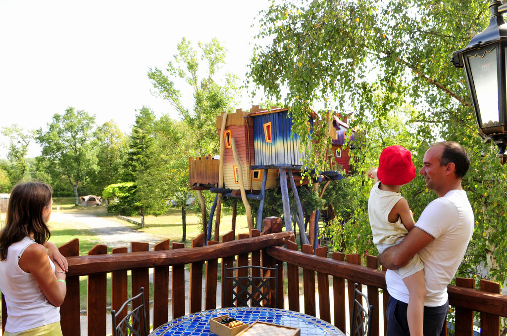 Rgnire : Maisons dans les arbres, Camping Rhone Alpes - 7