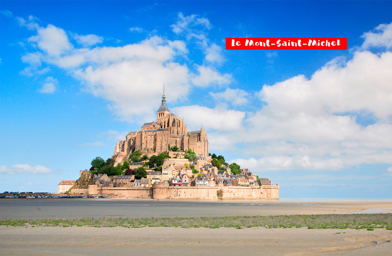 Mont Saint-Michel, sitio tur�stico emblem�tico para visitar cerca del camping en Normand�a.