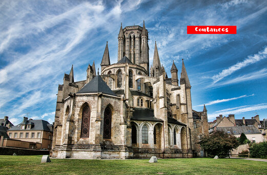 Catedral gótica de Coutances, monumento histórico para visitar en Normandía.