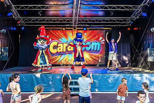Espect�culo de animaci�n con mascotas y ni�os en el camping CAPFUN La Rumba en Fr�jus (83).