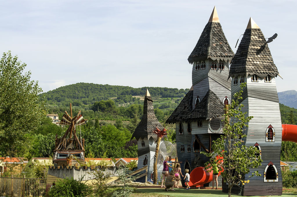 Sagittaire : Maison insolite, Camping Rhone Alpes - 9