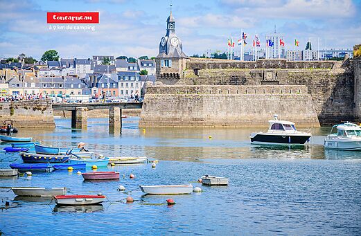 Ciudad amurallada de Concarneau, puerto y barcos, lugar para visitar cerca del camping.