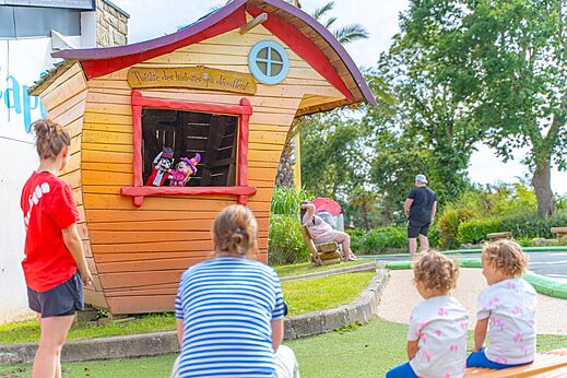 Animaci�n infantil en el camping CAPFUN Saint Laurent en LA FORET FOUESNANT.