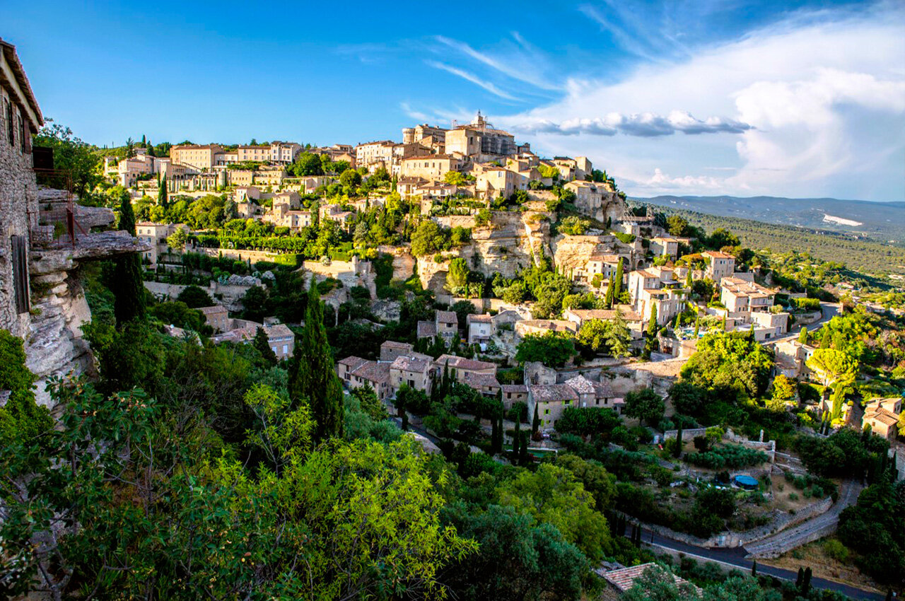 Gordes, naturaleza en camping CLICOCHIC Les Sources de Gordes en GORDES (84).