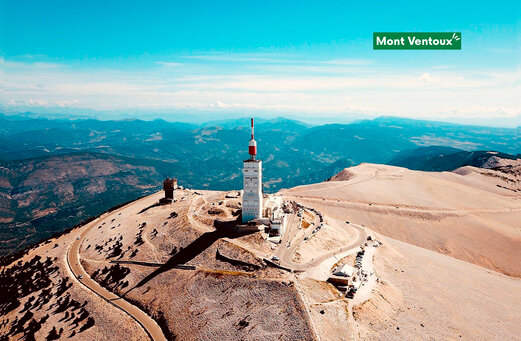 Cima del Mont Ventoux con su observatorio, vista panor�mica de la Provenza.