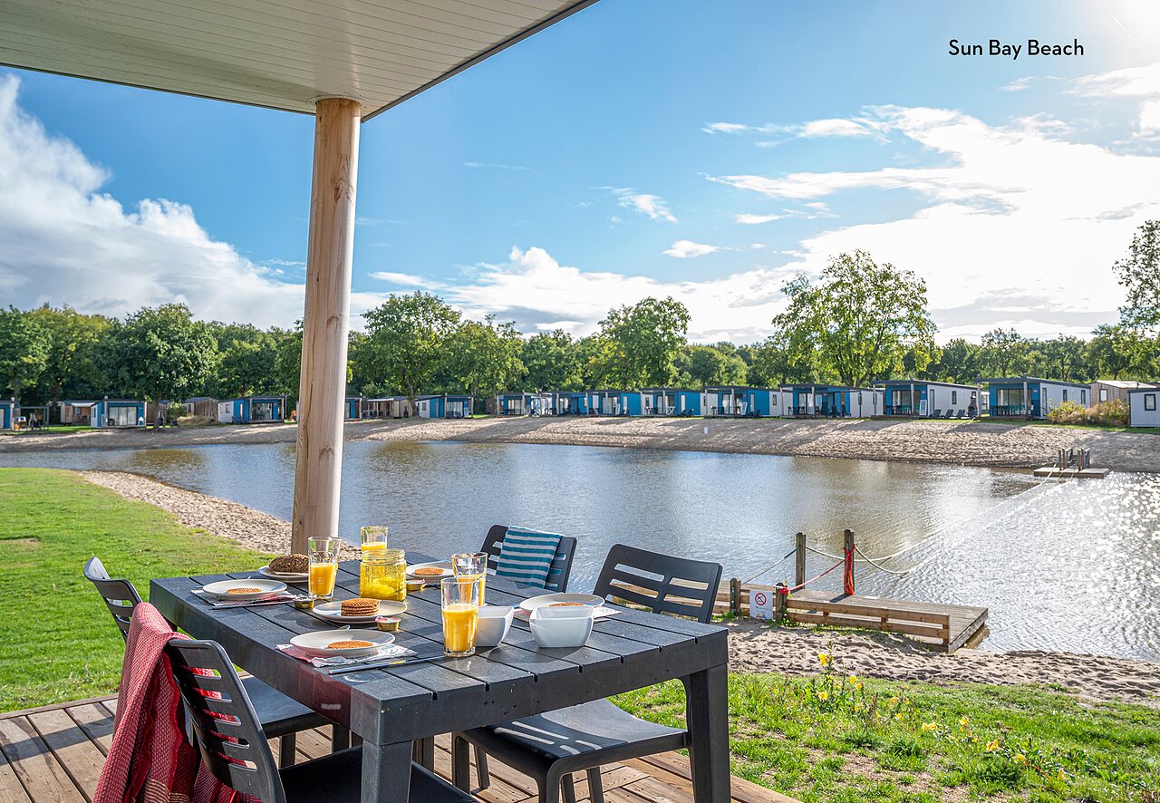 Modernos Mobil-homes, playa lacustre en CAPFUN het Stoetenslagh en Rheezerveen.