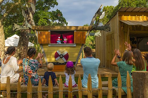 Marionetas, niños, padres en el camping CAPFUN Sud Land en Labenne-Ocean (40).