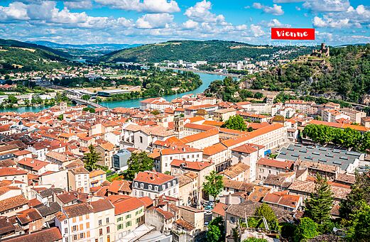 Vista aérea de la ciudad de Vienne y el Ródano, Isère.
