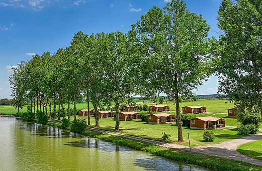 Mobil-homes de madera junto al agua, camping CAPFUN Tensch Jolie en Grostenquin (57).