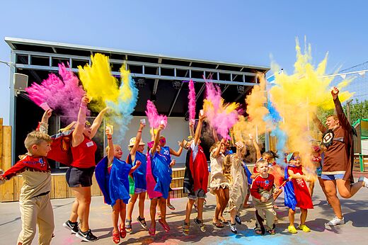 Animaci�n colorida ni�os y adultos polvo Holi CAPFUN Teorix MARSEILLAN PLAGE (34).