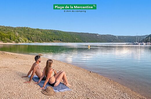 Playa de la Mercantine, lago y bosque, lugar para visitar cerca de Maisod (39).